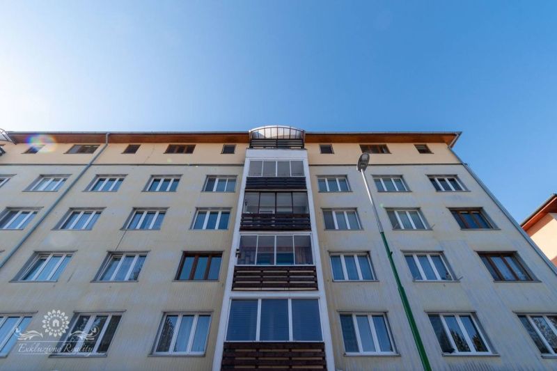 Sale Four+ bedroom apartment, Four+ bedroom apartment, Pullmanova, Pop