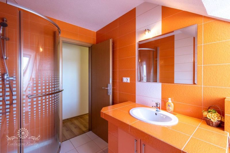 Sale Four+ bedroom apartment, Four+ bedroom apartment, Pullmanova, Pop