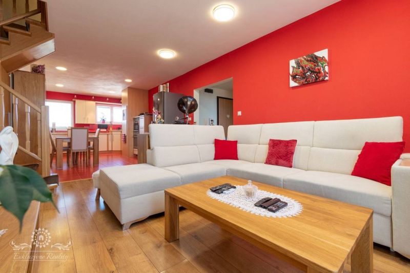 Sale Four+ bedroom apartment, Four+ bedroom apartment, Pullmanova, Pop