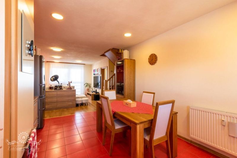 Sale Four+ bedroom apartment, Four+ bedroom apartment, Pullmanova, Pop